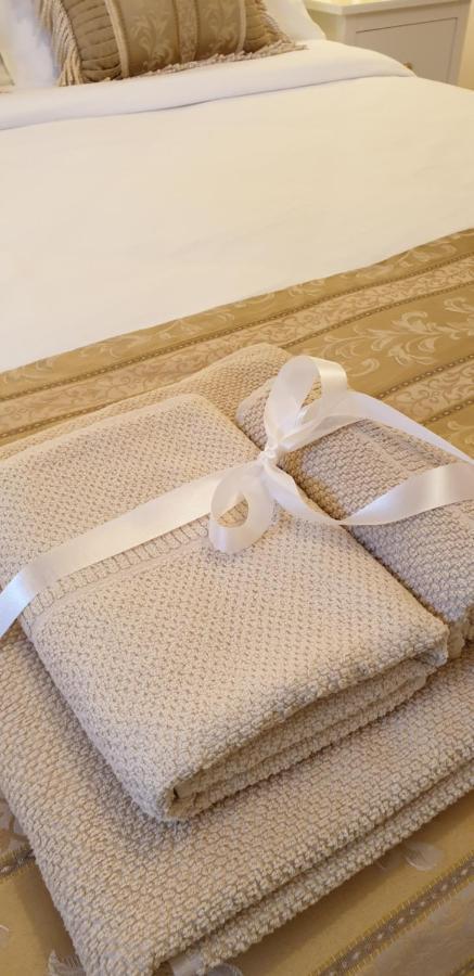 Le Faouët Crown Roads B&B 외부 사진